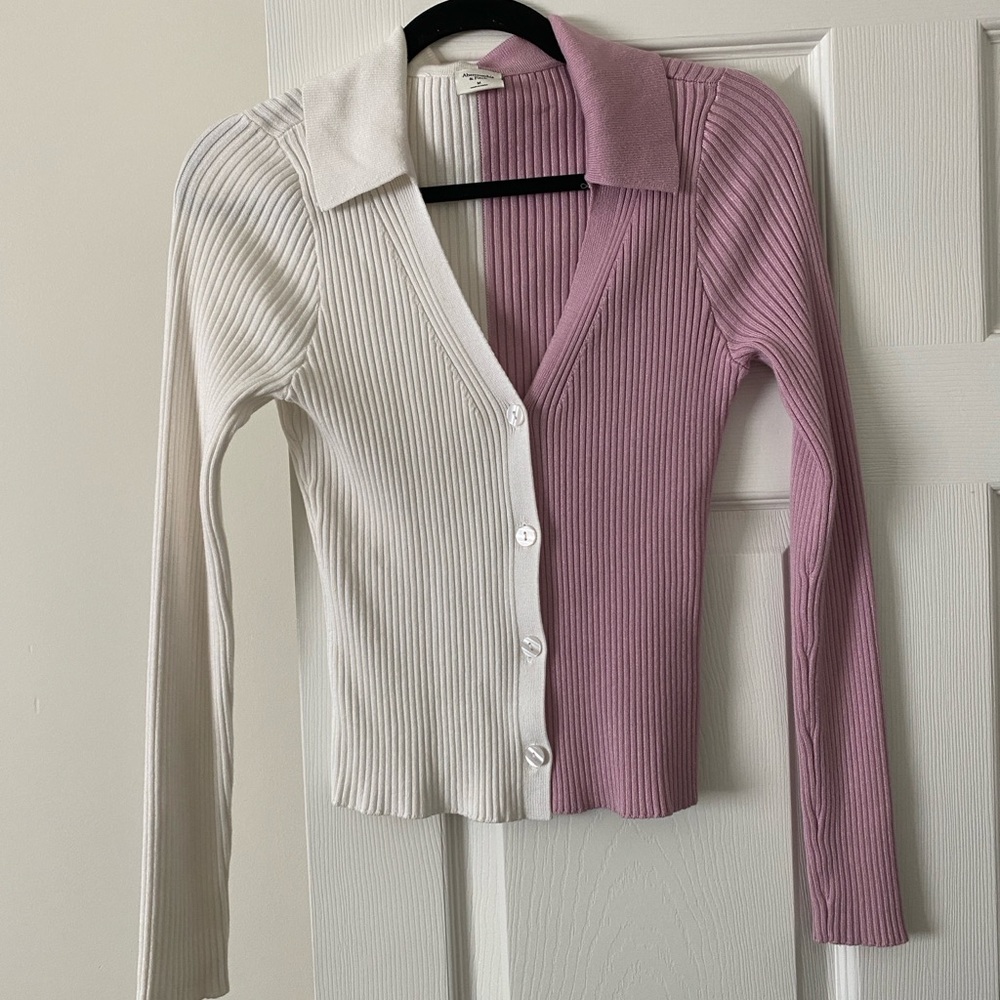 Abercrombie & Fitch Two-Tone Ribbed Button Cardigan in White and Light Pink